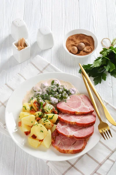 Judd Mat Gaardebounen Smoked Pork Neck Blanched Young Fava Beans — Fotografia de Stock