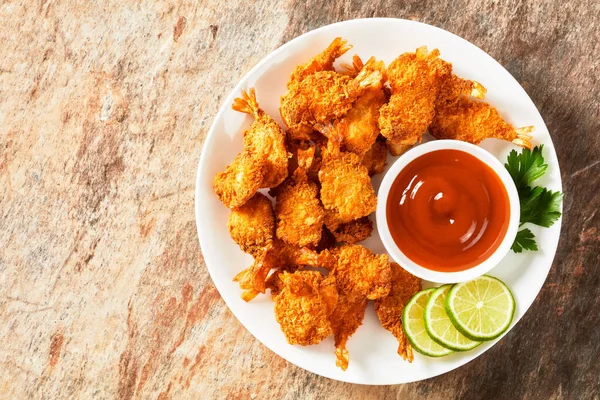 Crispy Fried Breaded Butterfly Shrimp White Platter Mango Ginger Sauce — Zdjęcie stockowe