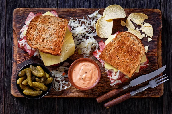 Reuben Sandwich Rye Bread Thinly Sliced Corned Beef Sauerkraut Russian — 스톡 사진