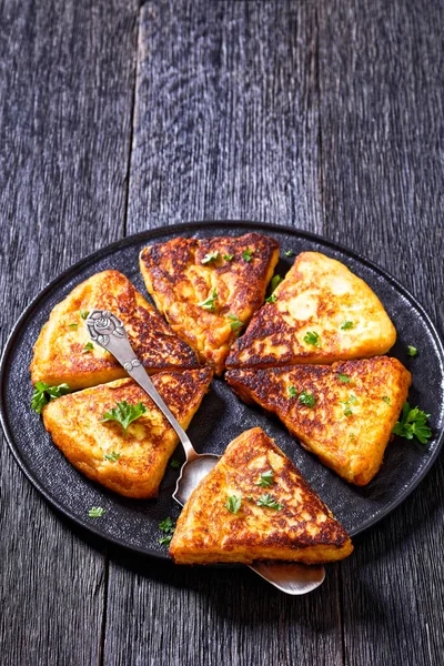 Kartoffelfarls Irish Potato Cakes Kartoffelbrot Auf Schwarzem Teller Auf Dunklem — Stockfoto