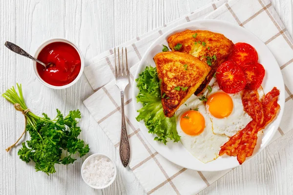 Desayuno Irlandés Puré Papas Farls Huevos Fritos Rodajas Tocino Tomates — Foto de Stock