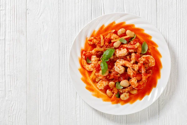 White Bean Tomato Fennel Shrimp Dinner White Plate White Wooden — Fotografia de Stock