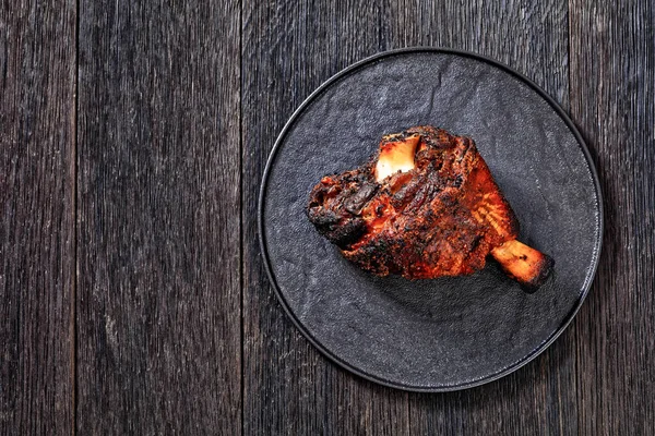 Crispy German Whole Pork Knuckle Roast Ham Hock Schweinshaxe Black — Stockfoto