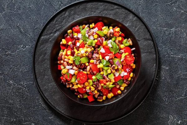 Ensalada Frijoles Negros Con Guisantes Ojos Negros Pimienta Cebolla Roja — Foto de Stock