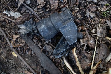 Rus Ukrayna savaşı sırasında havaya uçtuktan sonra Bucha 'da SSCB işaretli Rus askeri zırhlı araçlarının bir kısmı. Bucha, Ukrayna