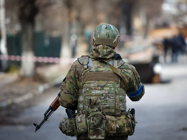 Apr 2022 Ukrainian Warrior Bucha Town Liberation Russian Occupiers Russian — 스톡 사진