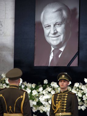 KYIV, Leonid Kravchuk 'un Ukrayna' nın ilk başkanı Leonid Kravchuk 'un 17 Mayıs 2022' deki cenaze töreninde UKRAINE Portresi