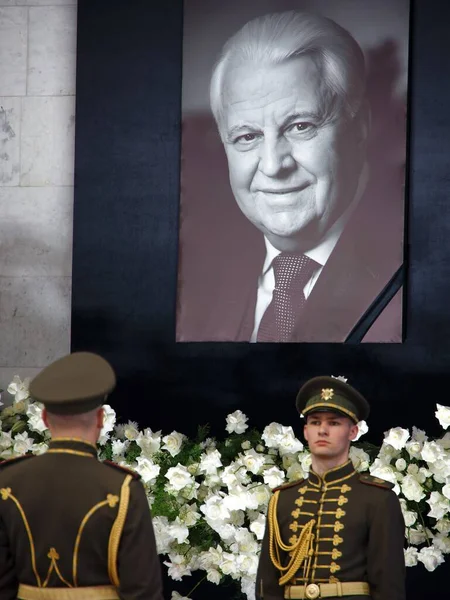 KYIV, Leonid Kravchuk 'un Ukrayna' nın ilk başkanı Leonid Kravchuk 'un 17 Mayıs 2022' deki cenaze töreninde UKRAINE Portresi