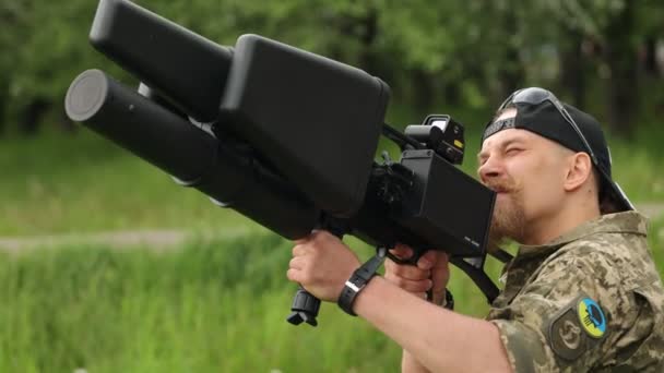 Kyiv Ukraine Ukrainian Militaries Testing Portable Antidrone Jammer Counter Drone — Video