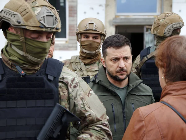 SEPT 14 2022 Ukrayna Devlet Başkanı Volodymyr Zelensky Rusya 'nın Ukrayna savaşı sırasında Harkiv' i ziyaret etti. Kharkiv, Ukrayna