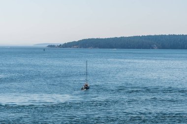 Vancouver ve Victoria arasında Gürcistan Boğazı 'ndaki küçük adalar.