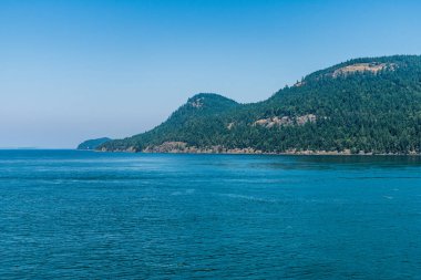 Vancouver ve Victoria arasında Gürcistan Boğazı 'ndaki küçük adalar.