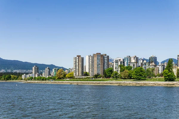 Vancouver Canada Mai 2020 Burrard Inlet Grands Immeubles Ciel Bleu — Photo