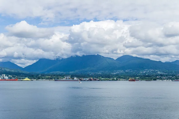 Vancouver Καναδα Μαΐου 2020 Θέα Στα Βουνά Από Λιμάνι Του — Φωτογραφία Αρχείου