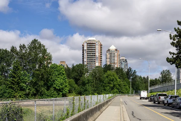 BURNABY, CANADA - May 26, 2020：high-rise buildings in downtown against blue sky — 图库照片