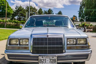 RICHMOND, CANADA - Haziran 04, 2020: Lincoln tahsil edilebilir araba şehir caddesinde park edildi.