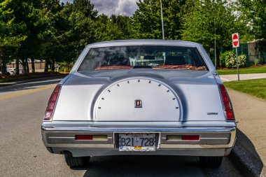 RICHMOND, CANADA - Haziran 04, 2020: Lincoln tahsil edilebilir araba şehir caddesinde park edildi.