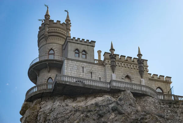 Castillo Nido Golondrina Cima Del Acantilado Aurora Crimea —  Fotos de Stock