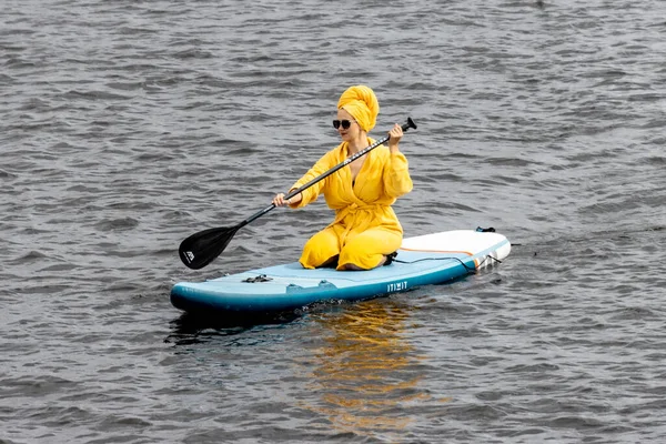 Saint Petersburg Russia July 2021 Participant Festival Fans Stand Paddling — Stock Photo, Image