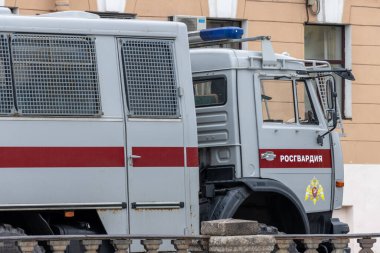 Rus Muhafızların polis aracı 