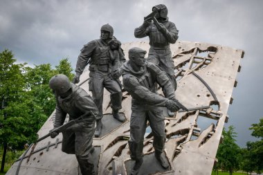 Saint Petersburg, Rusya - 13 Temmuz 2020: Rus özel kuvvetleri askerleri anıtı