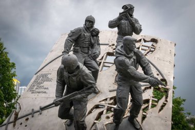 Saint Petersburg, Rusya - 13 Temmuz 2020: Rus özel kuvvetleri askerleri anıtı