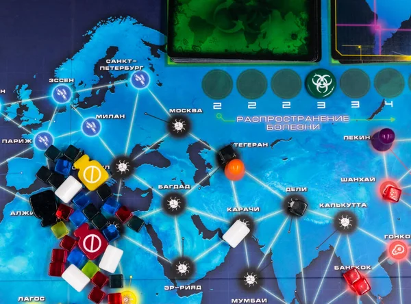 Pandemic the board game (Rusça versiyonu). Popülerlik kazanan birçok modern stratejik oyunlardan biri.