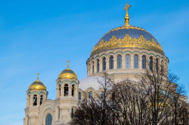 PETERSBURG, RUSSIA - 21 Ekim 2018: 1903-1913 yılları arasında Rus Donanması 'nın ana kilisesi olarak inşa edilen St. Nicholas Ortodoks Donanma Katedrali