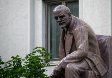 Moskova, Rusya - 1 Temmuz 2017: Tverskaya Meydanı 'nda Lenin Anıtı