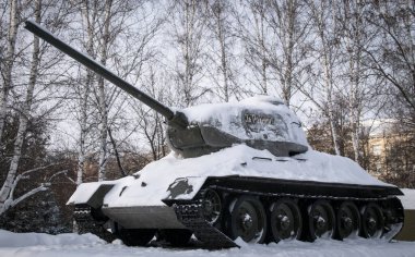 Novosibirsk, Rusya - 10 Ocak 2017: Sovyet tankı T-34