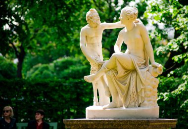 Saint Petersburg, Rusya 'daki Yaz Bahçesinde Satyr ve Bacchante Heykeli