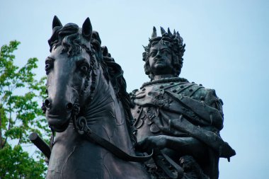 Saint Petersburg, Rusya - 15 Haziran 2016: Saint Michael 's Castle yakınlarındaki I. Peter Anıtı.