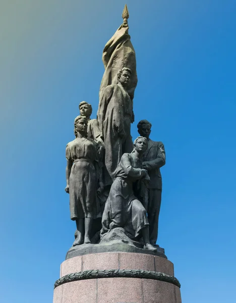 Μνημείο Των Ηρώων Του Κρασνοδών Στο Πάρκο Αικατερίνχοφ Αγία Πετρούπολη — Φωτογραφία Αρχείου