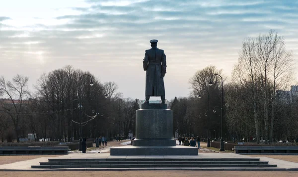 Saint Petersburg, Rusya - 30 Mart 2019: Moskova Zafer Parkı 'nda Sovyetler Birliği Mareşali Georgy Zhukov Anıtı