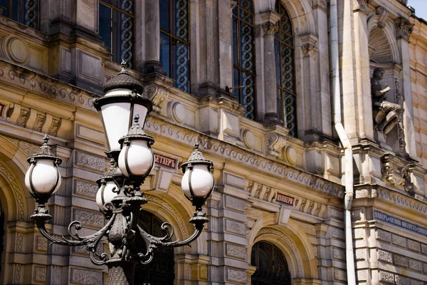 俄罗斯圣彼得堡 2016年6月15日 应用艺术博物馆附近的装饰灯柱 — 图库照片