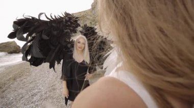 Meleklerin görüntülerindeki kadın modeller.