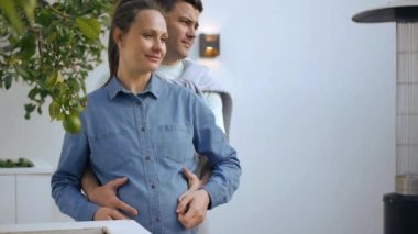 Aile birlikte vakit geçiriyor.