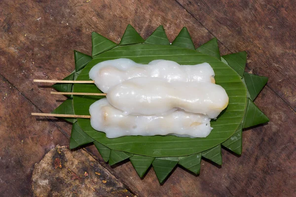 Skewered Banana Wrapped Sweet Coconut Milk Served Banana Leaf Selective — Fotografia de Stock