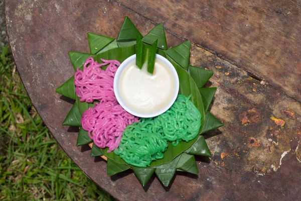 Закуска Відома Putu Mayang Зроблена Борошна Кокосовим Молоком Фото Традиційних — стокове фото