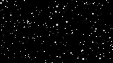 Green Screen 'de kar yavaşça 4K animasyonuna düşüyor. Siyah zemine düşen gerçekçi kar, Noel tasarımı için kışın hava durumu