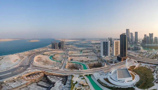 Pre sunset aerial view on developing part of Al Reem island in Abu Dhabi — Zdjęcie stockowe