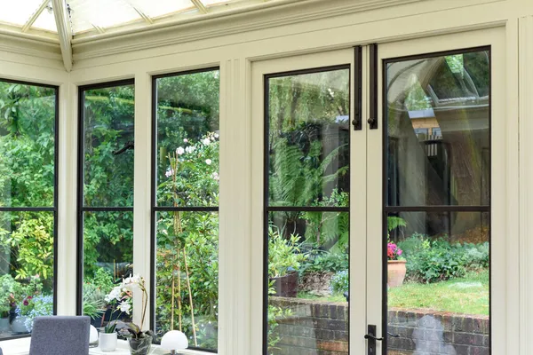 Conservatory Room Interior Patio Doors View Garden — Stock Photo, Image