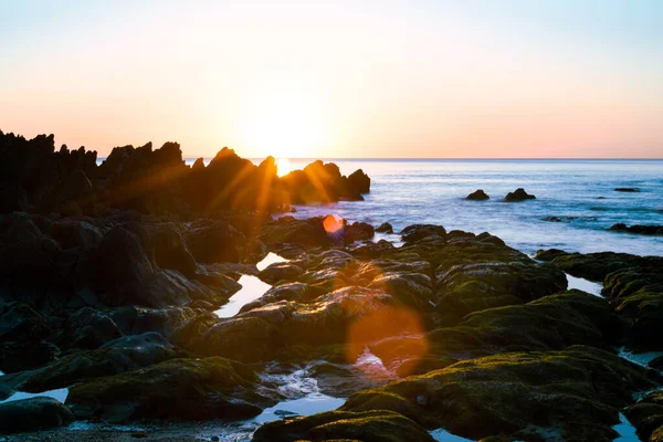 Захід Сонця Над Океанською Водою Під Низьким Кутом Вид Пляж — стокове фото