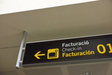 Havaalanından kalkış için kayıt tabelası