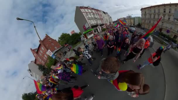 Fierté LGBT Tiny 360 Planet. 1-11-2021 Opole. Pologne. Egalité des personnes. Drapeau LGBT Droit lesbien. Liberté de célébration. — Video