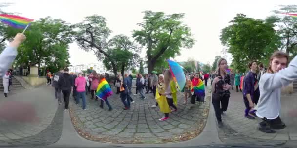 LGBT Pride Parade 1-11-2021 Opole, Polonia. Persone colorate. Comunità di diversità. Festival della bandiera LGBT — Video Stock