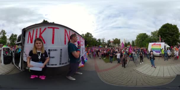 LGBT Pride Parade 1-11-2021 Opole, Polen. Bunte Menschen. Gemeinschaft der Vielfalt. LGBT-Flaggenfest — Stockvideo