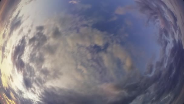 Timelapse Nature Cloud bakgrund. Vackert blått väder. Ljus grumlig sommar. Soluppgångens molnlandskap — Stockvideo