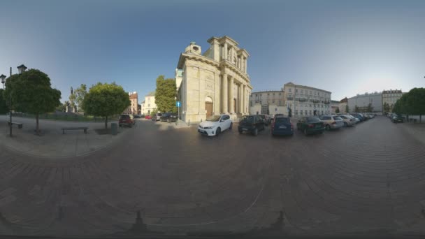 Adam Mickiewicz Meydanı Anıtı, Carmelite Kilisesi, Zajazd Dziekanka Varşova, Polonya 2021 — Stok video