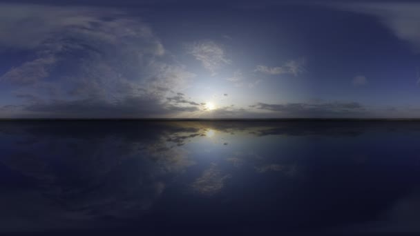 Timelapse Wolkenlucht, blauwe 360 omgeving natuur, wolkenlandschap panorama sfeer. — Stockvideo
